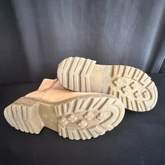 Women's Tan Lace-Up Boots 6.5 - Picture 6 of 8